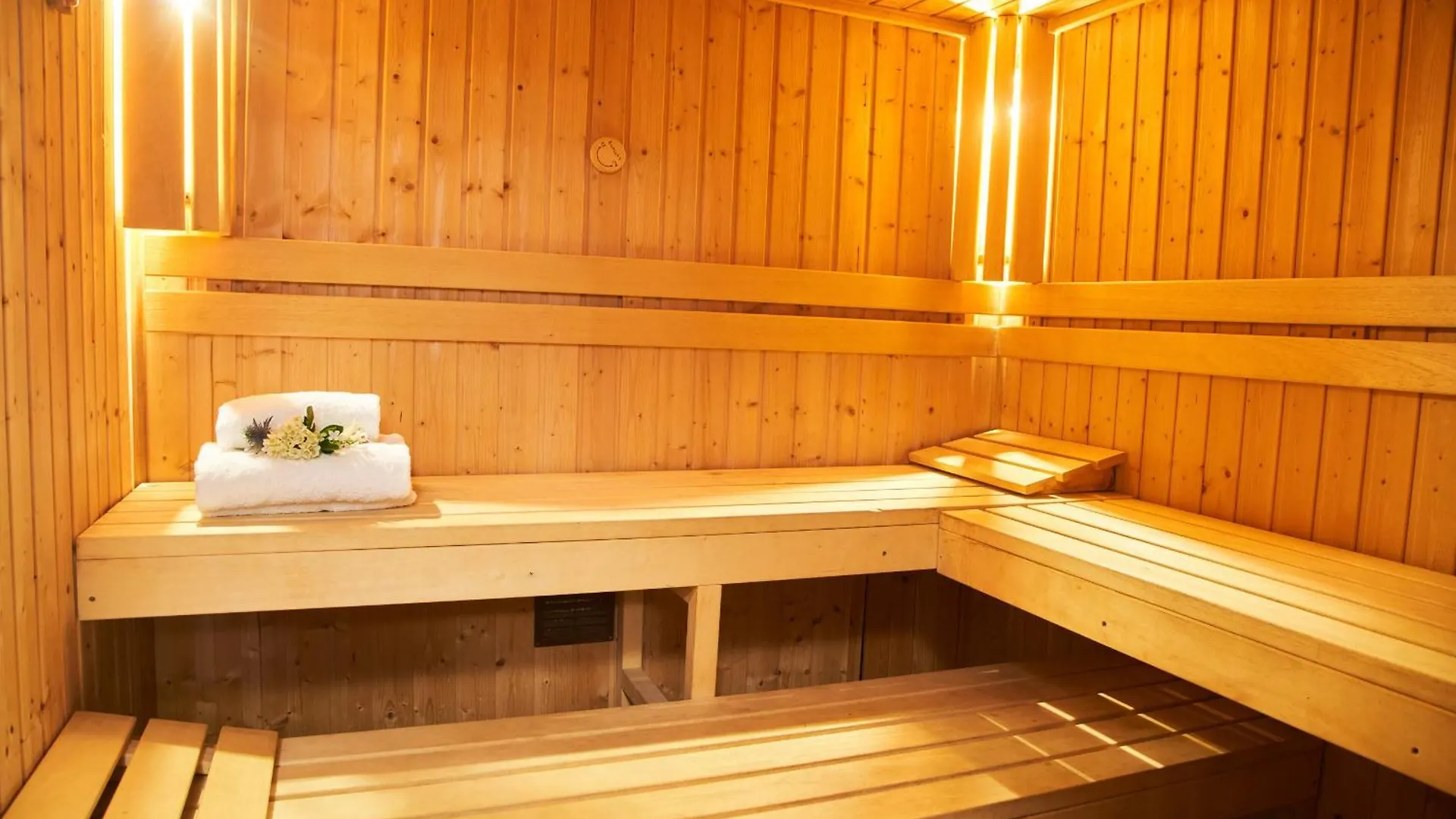 Swallows End - Apartment With Hot Tub, Sauna And Pool Exeter
